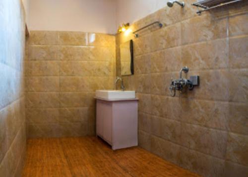 vita kasar rainbow yoga retreat binsar