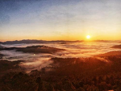 vita kasar rainbow yoga retreat binsar