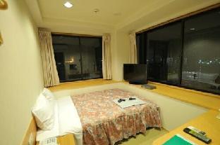 hiroshima ekimae universal hotel shinkansenguchimigi