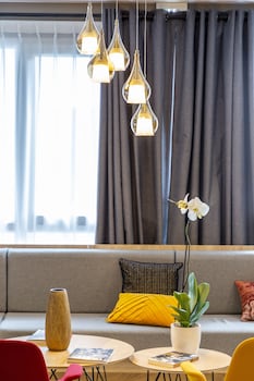 nemea apparthotel velizy europe