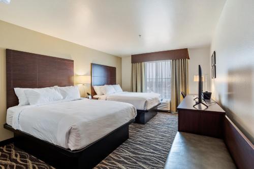 cobblestone hotel and suites little chute