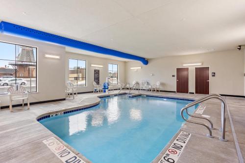 cobblestone hotel and suites little chute
