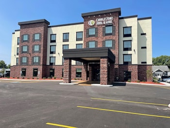 cobblestone hotel and suites little chute