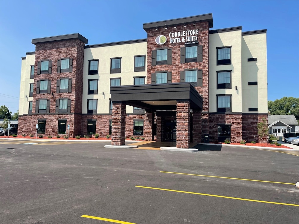 cobblestone hotel and suites little chute