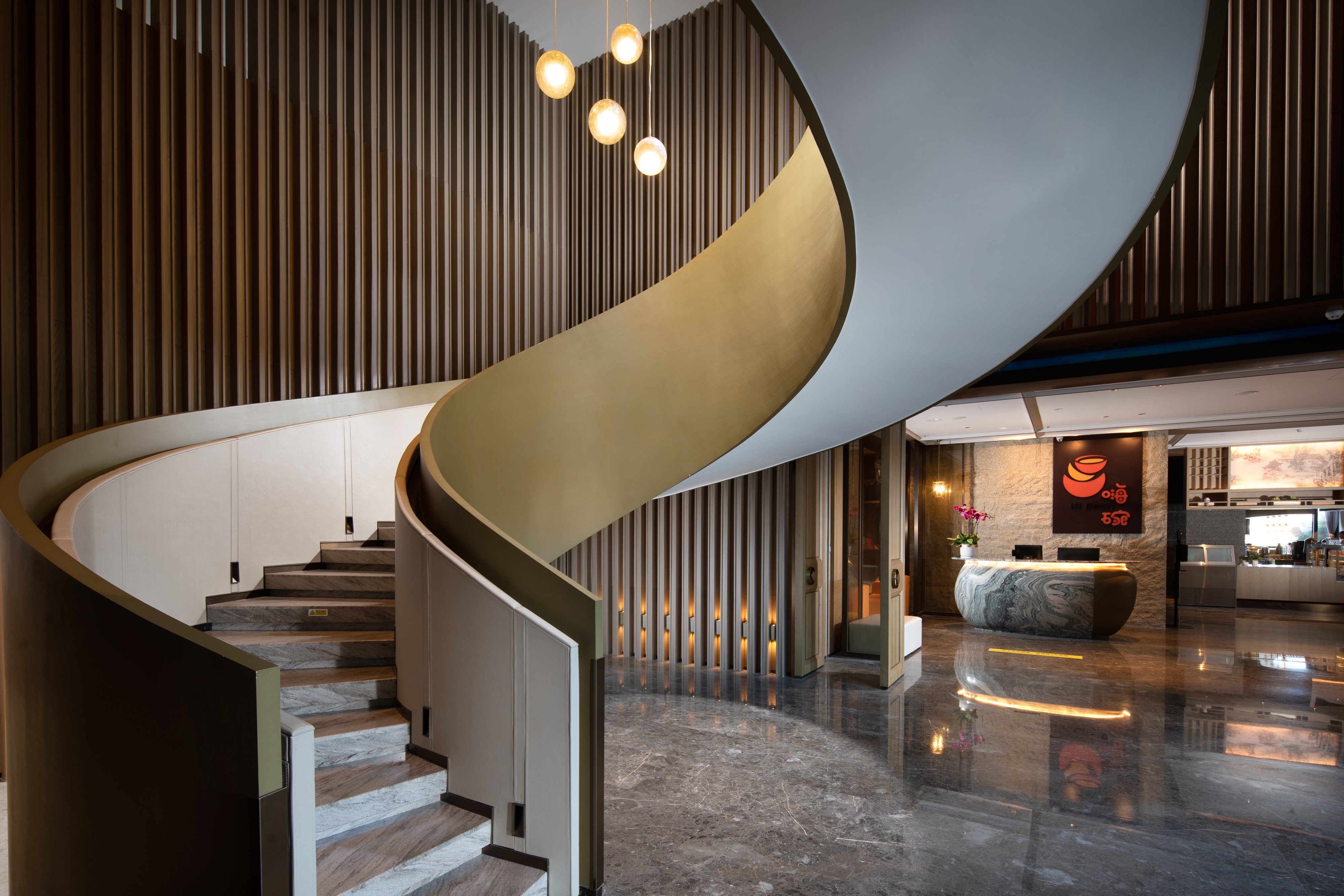 holiday inn and suites sanya yalong bay