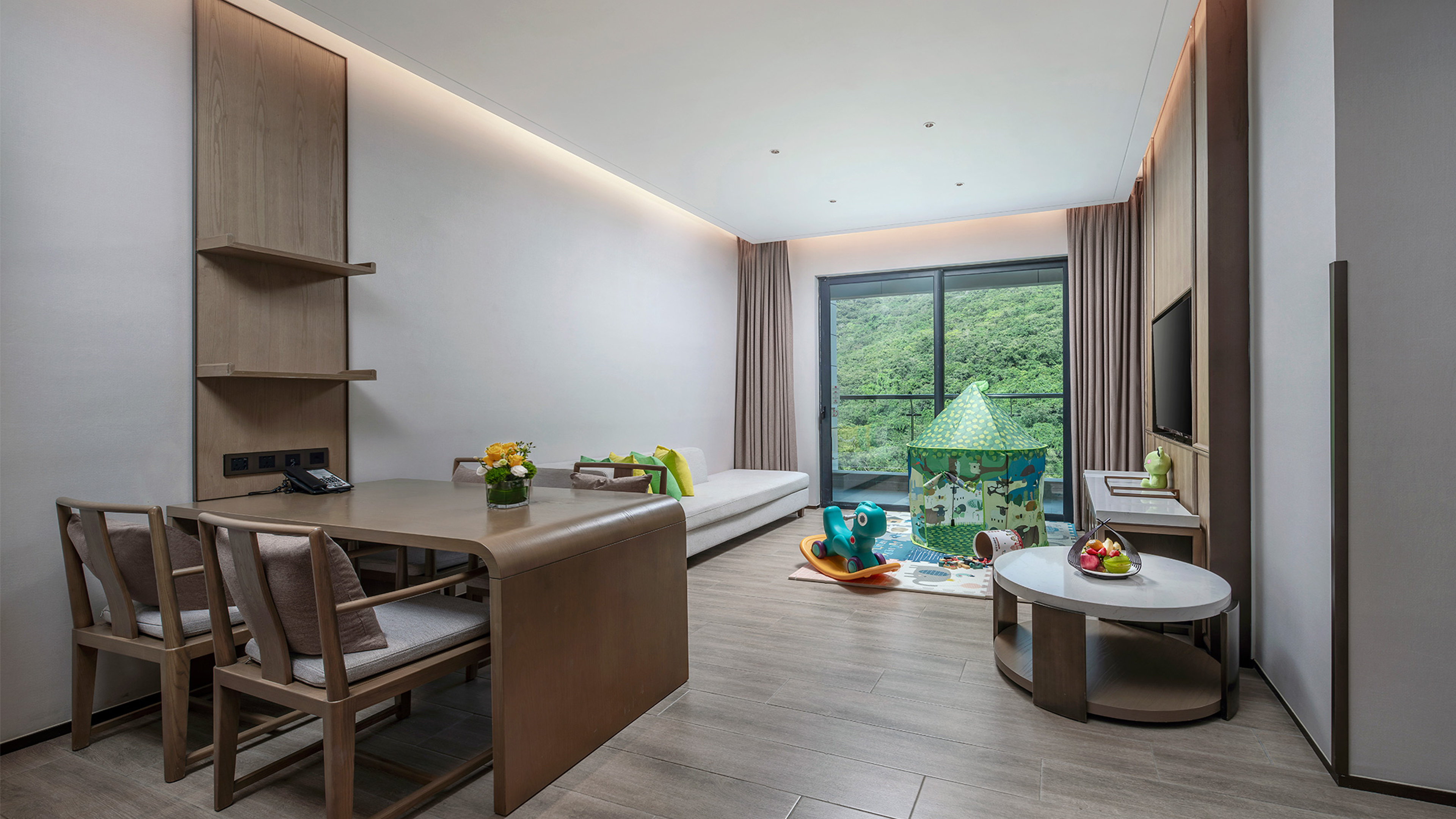 holiday inn and suites sanya yalong bay