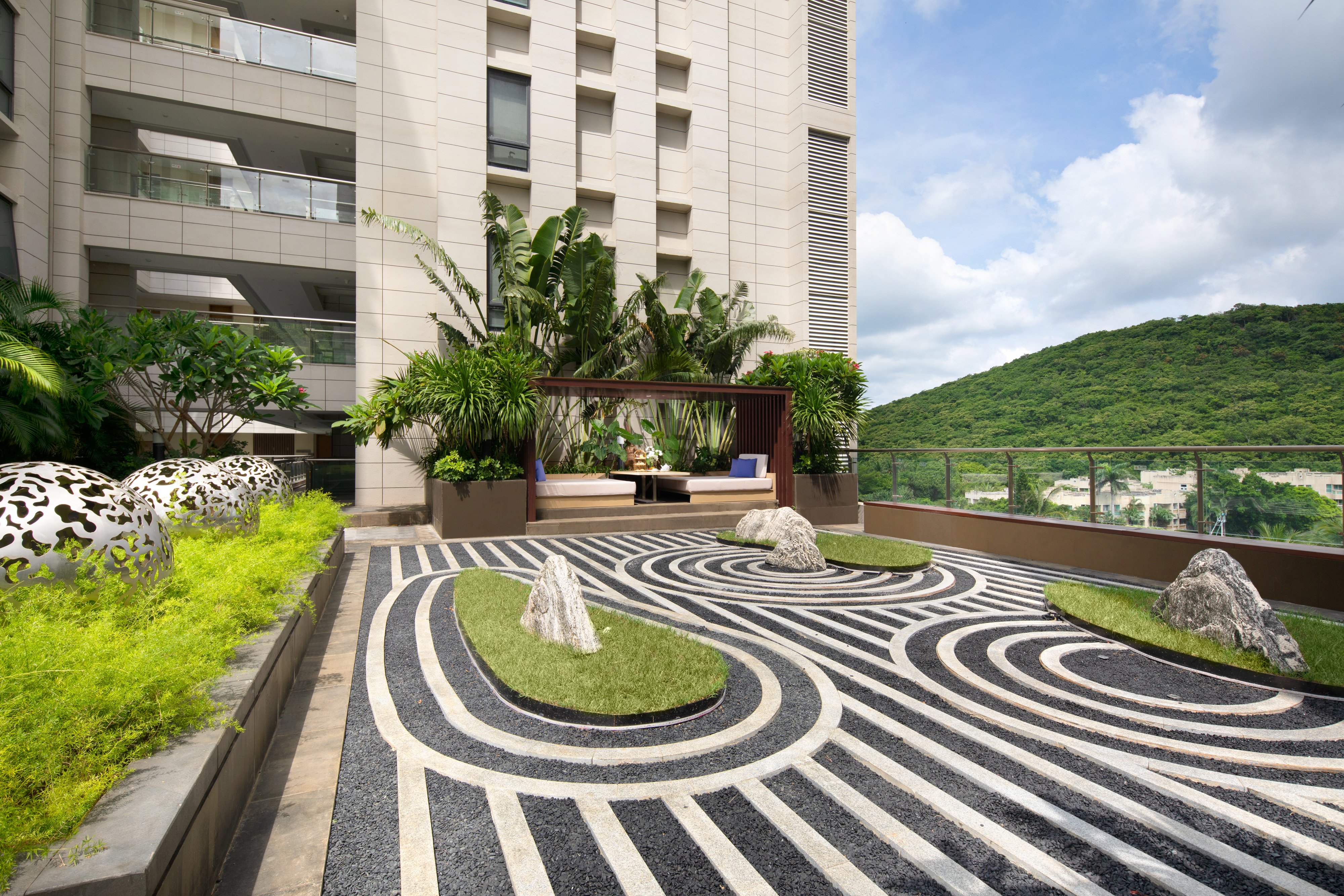 holiday inn and suites sanya yalong bay