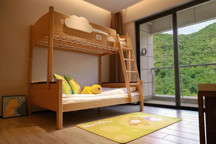 holiday inn and suites sanya yalong bay