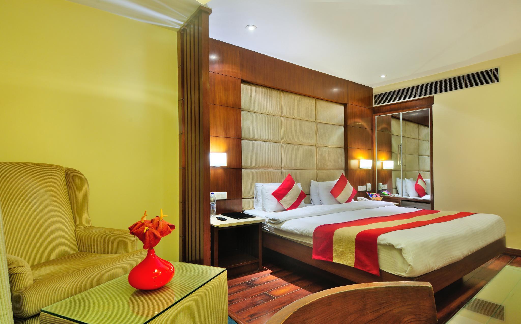 hotel aura paharganj