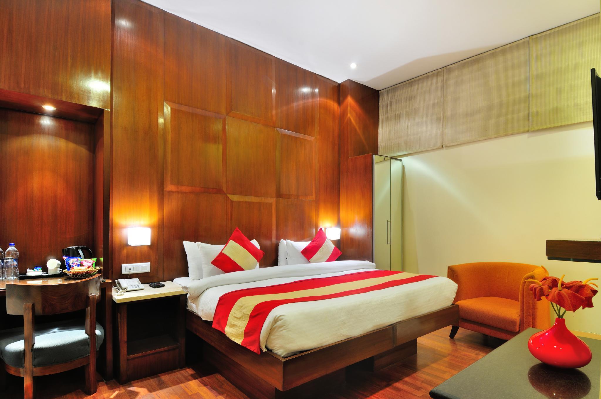 hotel aura paharganj