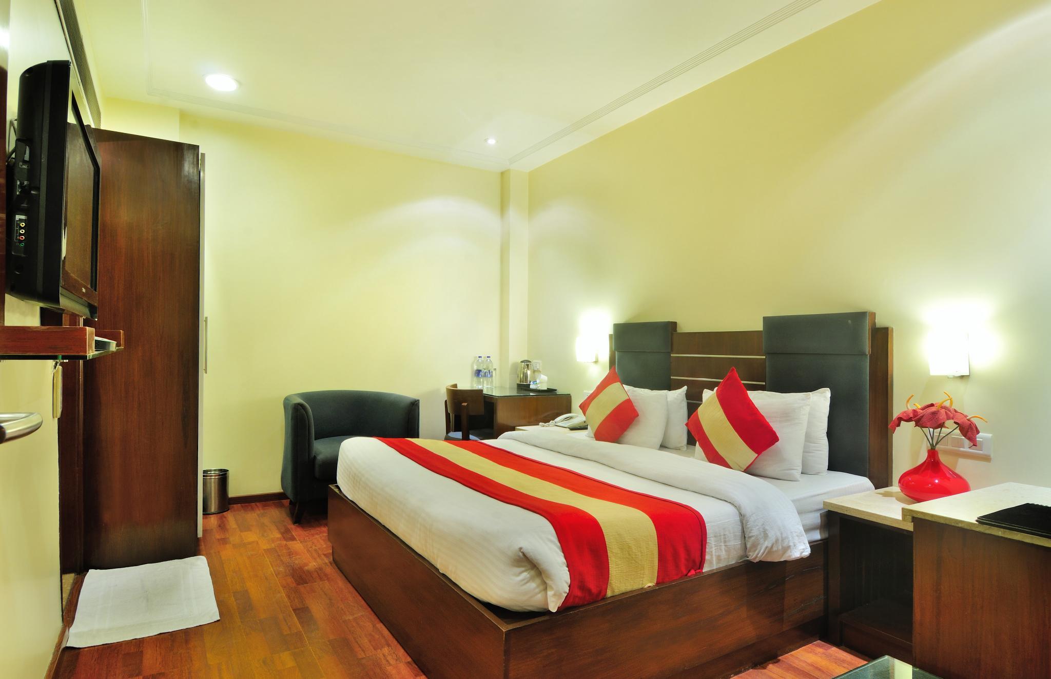 hotel aura paharganj