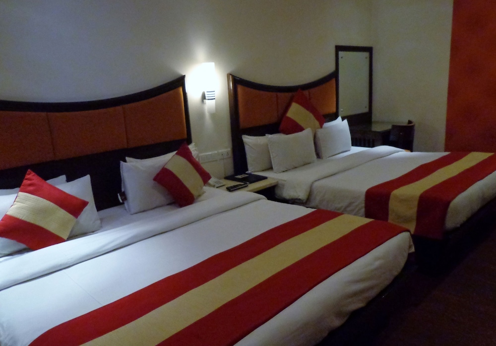 hotel aura paharganj