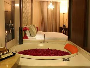 hotel aura paharganj