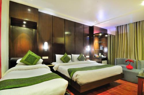 hotel aura paharganj