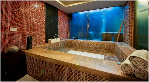 hotel aura paharganj