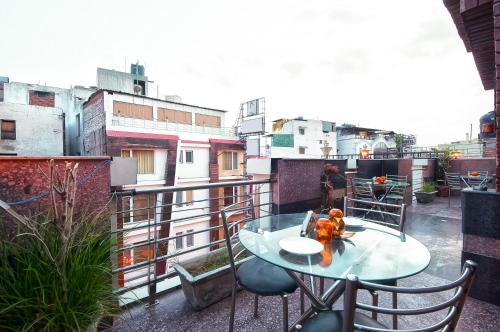 hotel aura paharganj