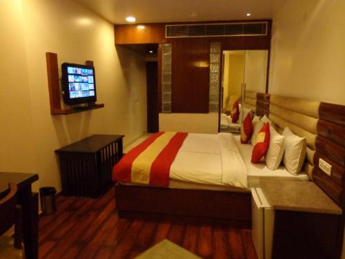 hotel aura paharganj
