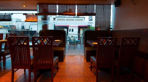 hotel aura paharganj