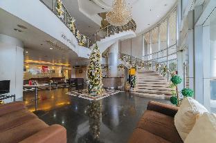 golden panda dormtel by reddoorz