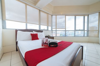 golden panda dormtel by reddoorz