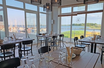 bades huk marina hotel