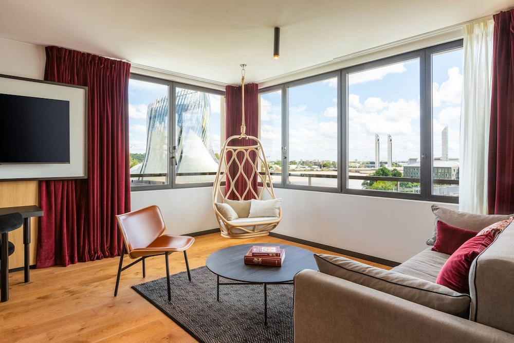 renaissance bordeaux hotel