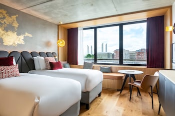 renaissance bordeaux hotel