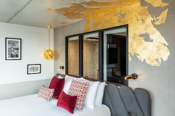 renaissance bordeaux hotel