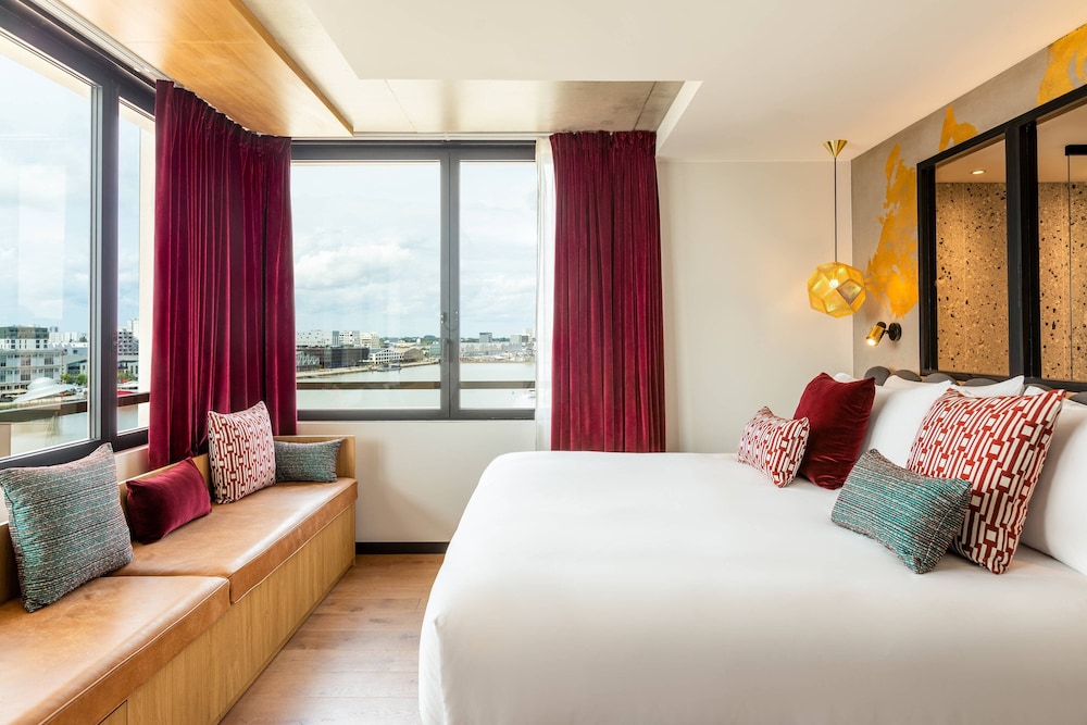 renaissance bordeaux hotel