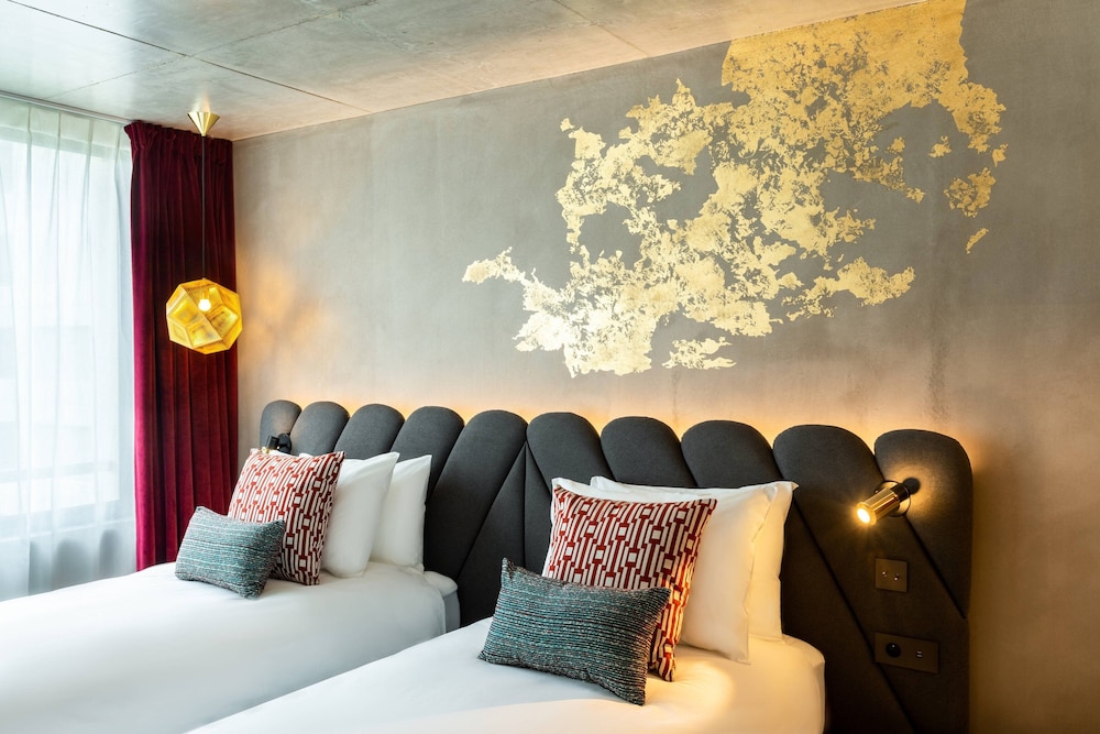 renaissance bordeaux hotel
