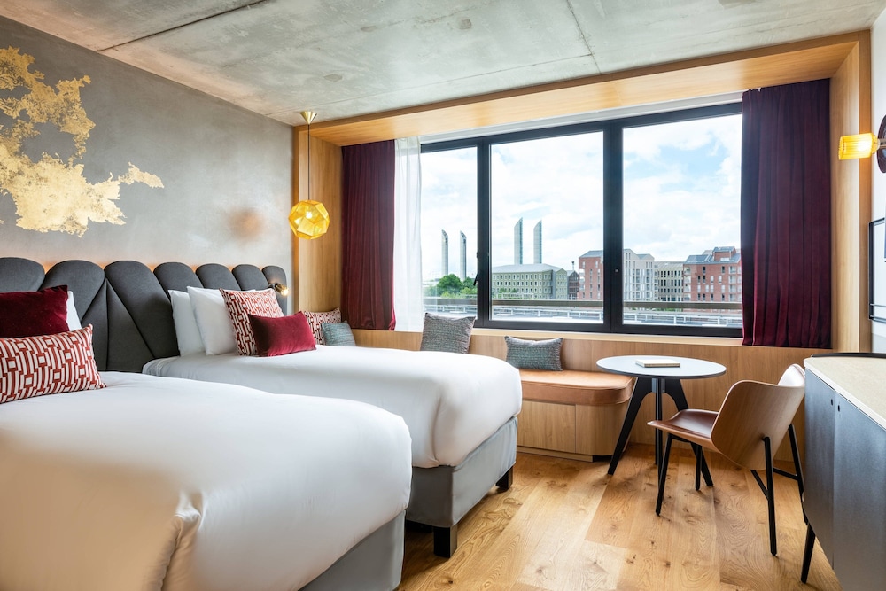 renaissance bordeaux hotel