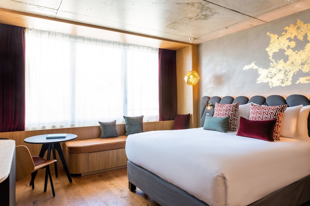 renaissance bordeaux hotel