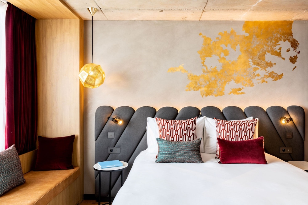 renaissance bordeaux hotel