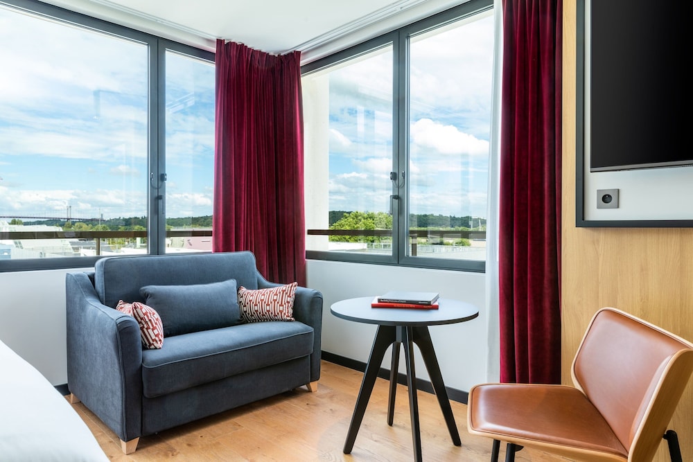 renaissance bordeaux hotel