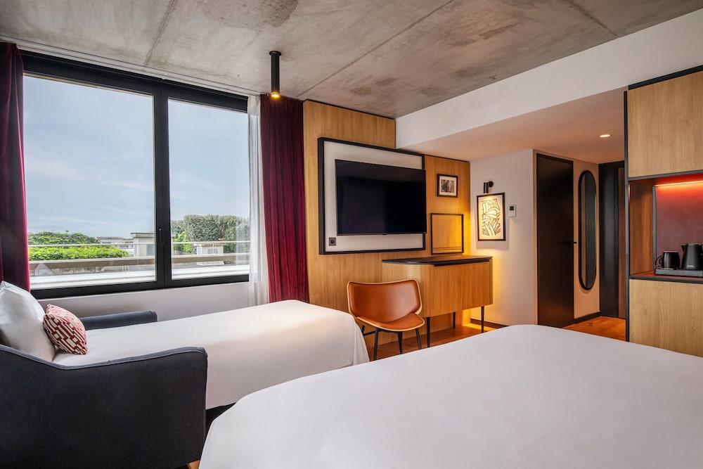 renaissance bordeaux hotel