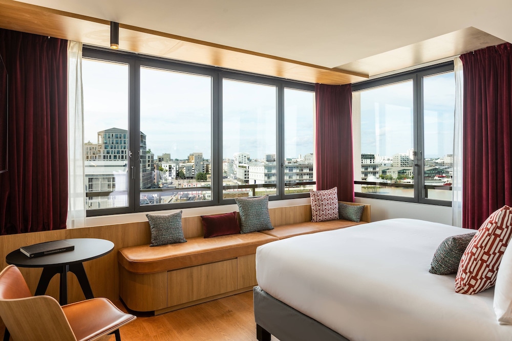 renaissance bordeaux hotel
