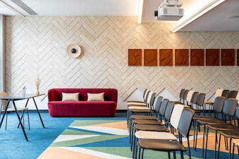 renaissance bordeaux hotel