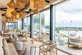 renaissance bordeaux hotel