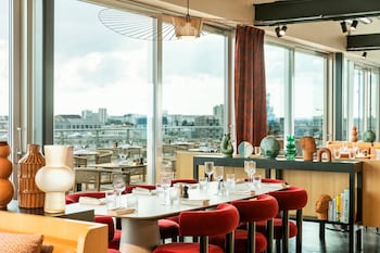 renaissance bordeaux hotel