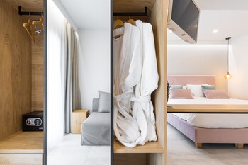 v luxury suites