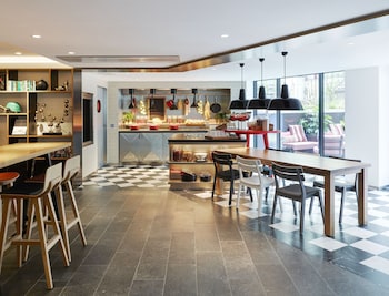 citizenm paris champs elysees