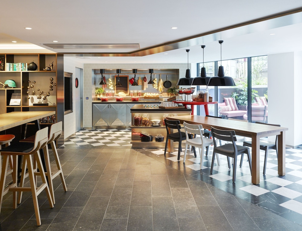 citizenm paris champs elysees