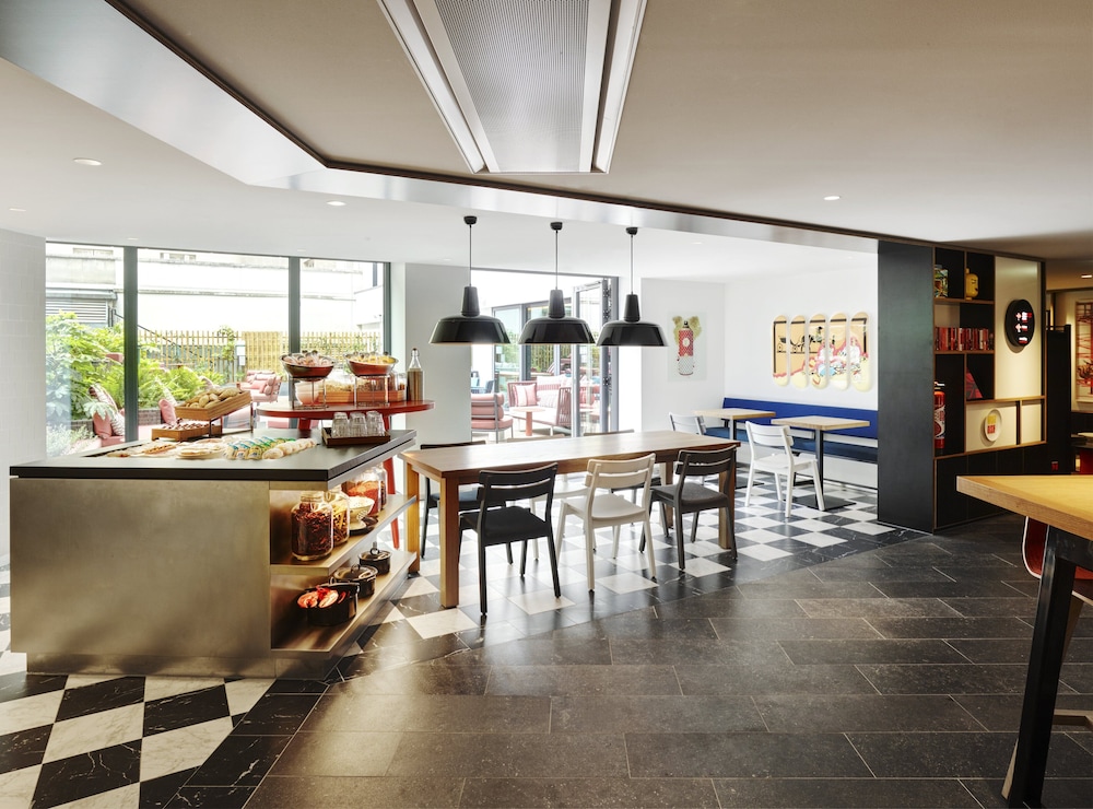 citizenm paris champs elysees