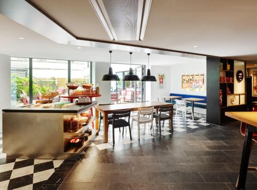 citizenm paris champs elysees