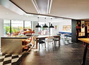 citizenm paris champs elysees