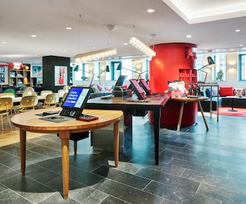 citizenm paris champs elysees