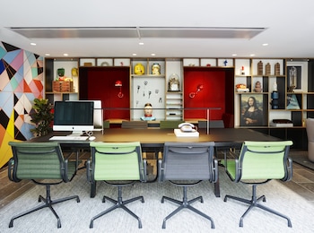 citizenm paris champs elysees