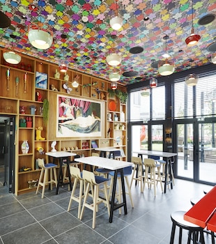 citizenm paris champs elysees