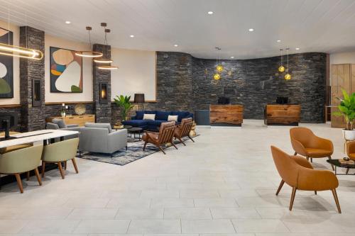 delta hotels by marriott grande prairie airport