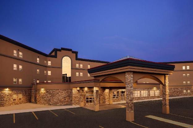 delta hotels by marriott grande prairie airport